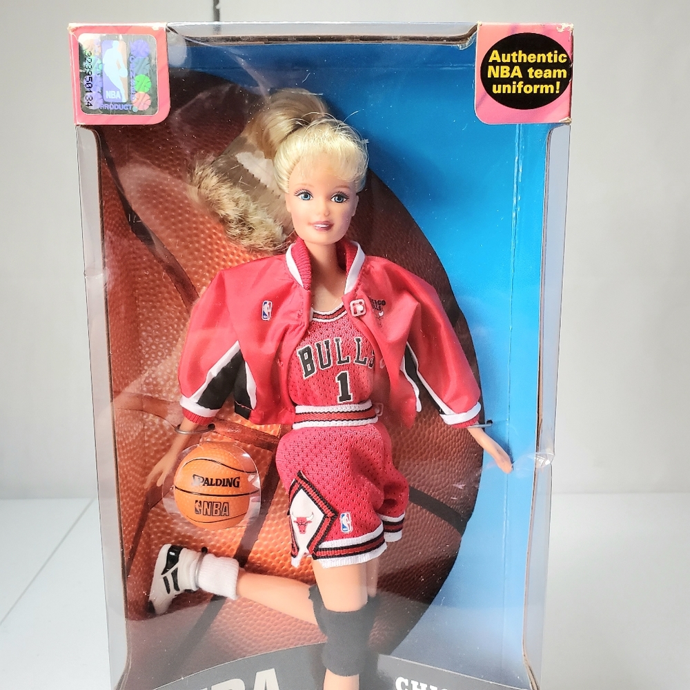 *SOLD* Mattel Officially Licensed NBA Chicago Bulls Barbie '98 Collectible Doll - Picture 9 of 14